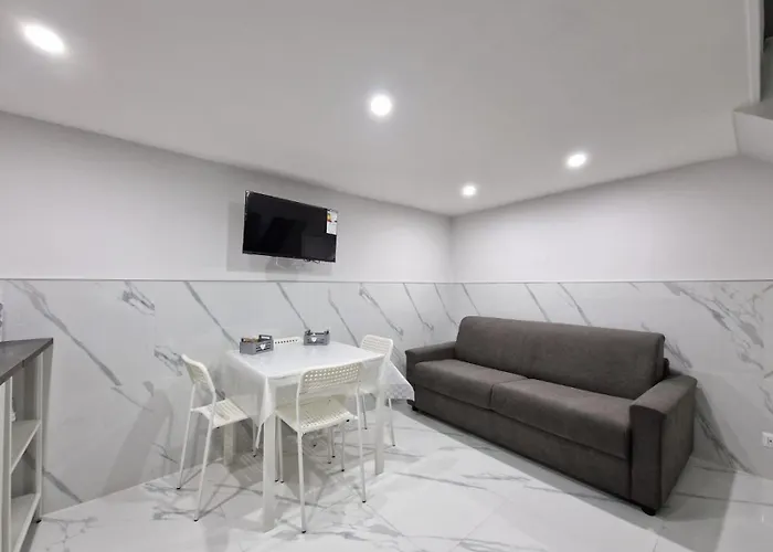 House Angiolina לינה וארוחת בוקר 4*